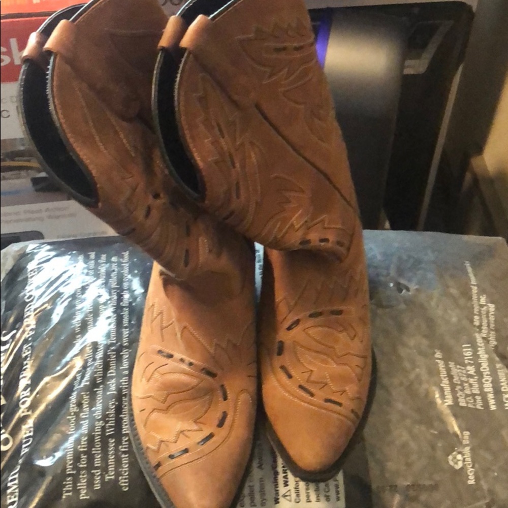 Youth size 5 Dan Post cowboy boots